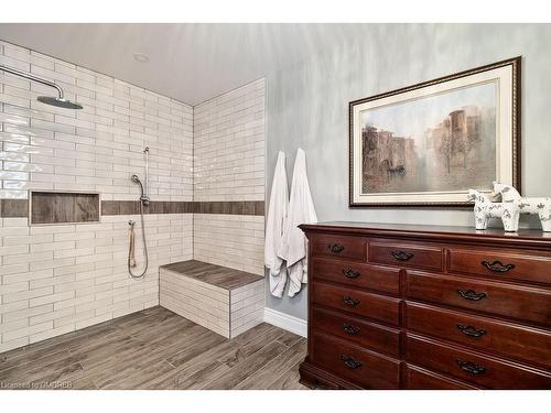 2940 Harvey Crescent, Mississauga, ON - Indoor Photo Showing Bathroom