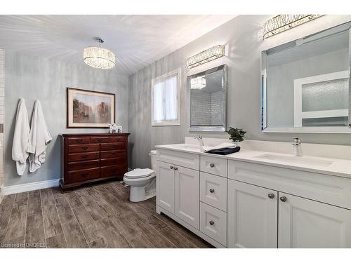 2940 Harvey Crescent, Mississauga, ON - Indoor Photo Showing Bathroom