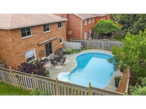 2940 Harvey Crescent, Mississauga, ON - Outdoor With In Ground Pool With Exterior