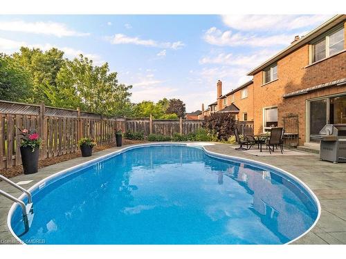 2940 Harvey Crescent, Mississauga, ON - Outdoor With In Ground Pool With Backyard