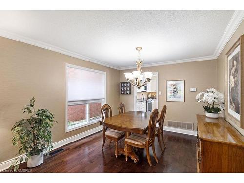 2940 Harvey Crescent, Mississauga, ON - Indoor Photo Showing Dining Room