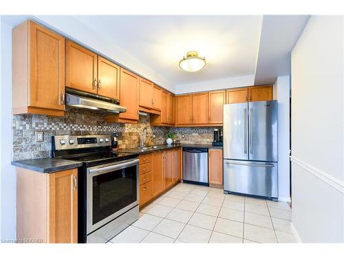 19 Foxtrot Drive, Hamilton, ON - Indoor Photo Showing Kitchen With Stainless Steel Kitchen