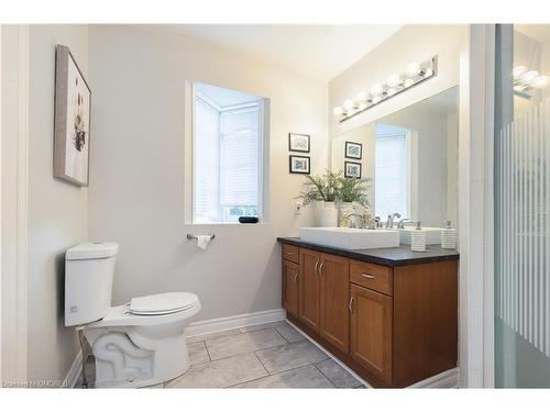 19 Foxtrot Drive, Hamilton, ON - Indoor Photo Showing Bathroom