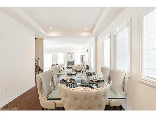 3906 Koenig Road, Burlington, ON - Indoor Photo Showing Dining Room