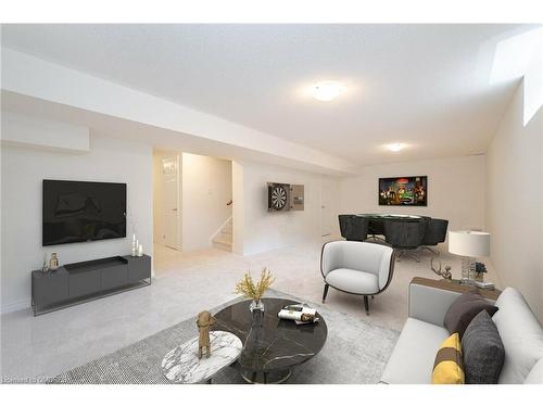 3906 Koenig Road, Burlington, ON - Indoor Photo Showing Living Room