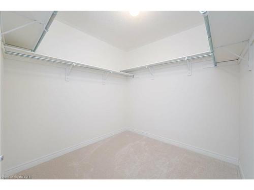 3906 Koenig Road, Burlington, ON - Indoor With Storage