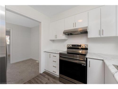 25-108 Sinclair Avenue, Georgetown, ON - Indoor Photo Showing Kitchen