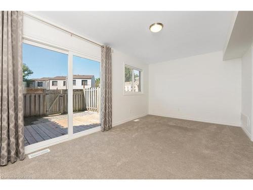 25-108 Sinclair Avenue, Georgetown, ON - Indoor Photo Showing Other Room