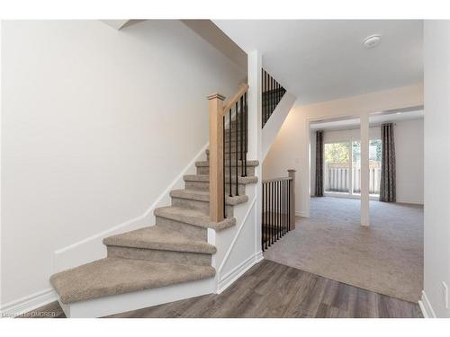 25-108 Sinclair Avenue, Georgetown, ON - Indoor Photo Showing Other Room