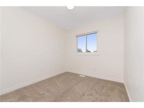 25-108 Sinclair Avenue, Georgetown, ON - Indoor Photo Showing Other Room