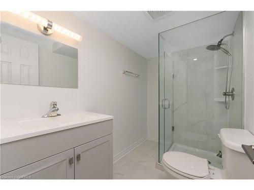 25-108 Sinclair Avenue, Georgetown, ON - Indoor Photo Showing Bathroom