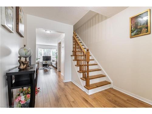 24-2004 Glenada Crescent, Oakville, ON - Indoor Photo Showing Other Room