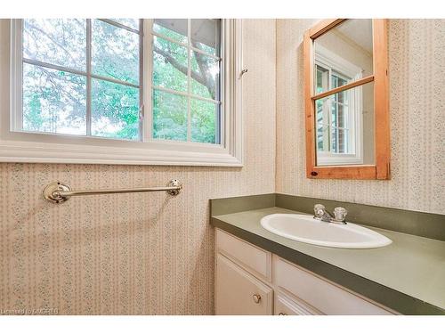 273 Cairncroft Road, Oakville, ON - Indoor Photo Showing Bathroom