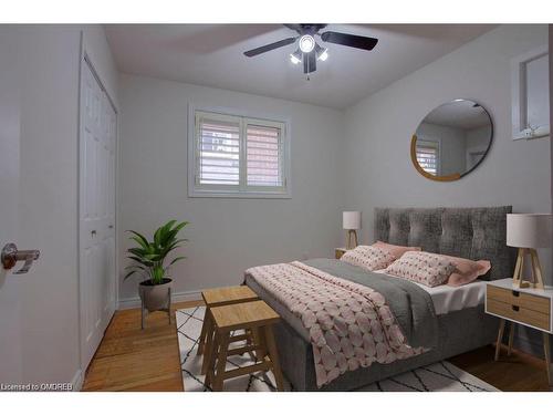 6346 Neuchatel Road, Mississauga, ON - Indoor Photo Showing Bedroom