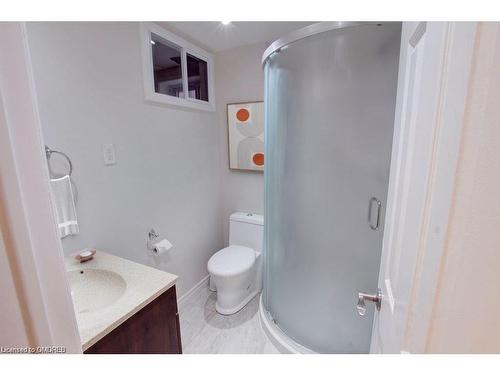 6346 Neuchatel Road, Mississauga, ON - Indoor Photo Showing Bathroom