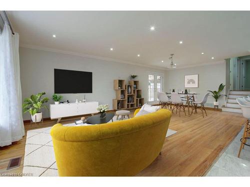 6346 Neuchatel Road, Mississauga, ON - Indoor Photo Showing Living Room