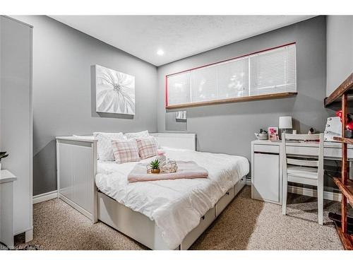 200 Christie Street, Guelph/Eramosa, ON - Indoor Photo Showing Bedroom