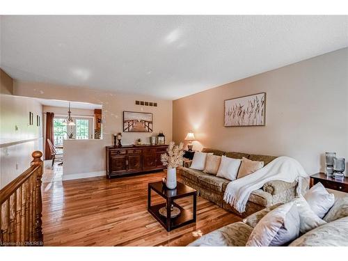 200 Christie Street, Guelph/Eramosa, ON - Indoor Photo Showing Living Room