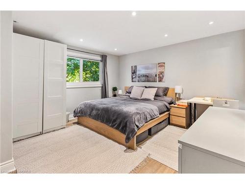 1230 Wood Place, Oakville, ON - Indoor Photo Showing Bedroom