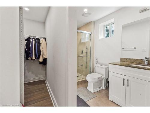 1230 Wood Place, Oakville, ON - Indoor Photo Showing Bathroom