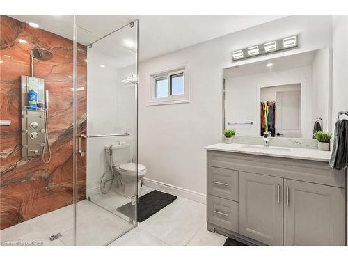 1230 Wood Place, Oakville, ON - Indoor Photo Showing Bathroom