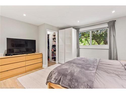 1230 Wood Place, Oakville, ON - Indoor Photo Showing Bedroom