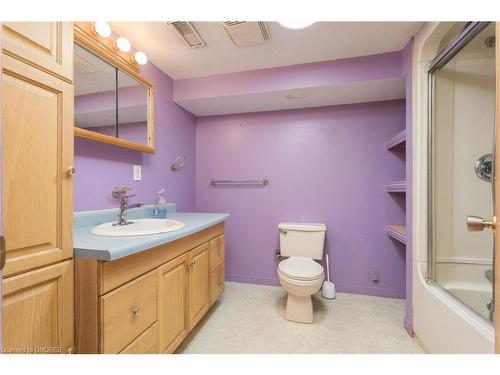 25 Elizabeth Street, Guelph, ON - Indoor Photo Showing Bathroom