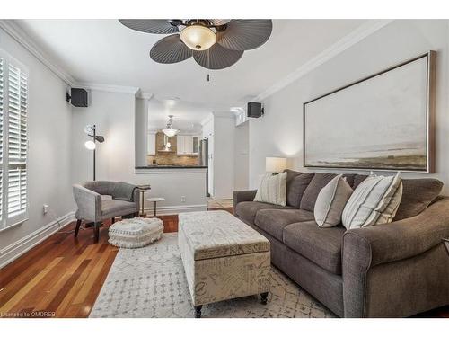 2326 Mowat Avenue, Oakville, ON - Indoor Photo Showing Living Room