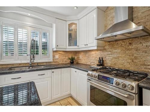 2326 Mowat Avenue, Oakville, ON - Indoor Photo Showing Kitchen With Double Sink