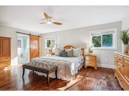 2326 Mowat Avenue, Oakville, ON - Indoor Photo Showing Bedroom