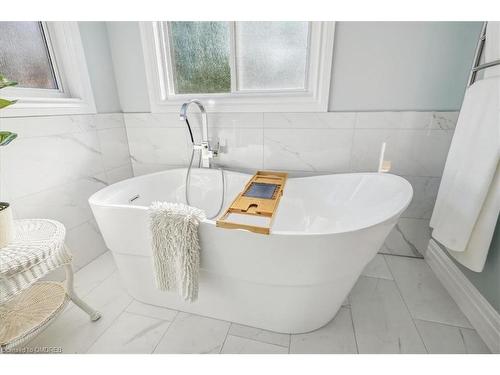 2326 Mowat Avenue, Oakville, ON - Indoor Photo Showing Bathroom