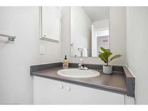 2326 Mowat Avenue, Oakville, ON - Indoor Photo Showing Bathroom