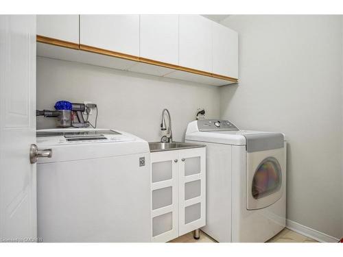 2326 Mowat Avenue, Oakville, ON - Indoor Photo Showing Laundry Room