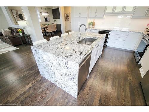 7 Hawick Crescent, Caledonia, ON - Indoor Photo Showing Kitchen With Upgraded Kitchen