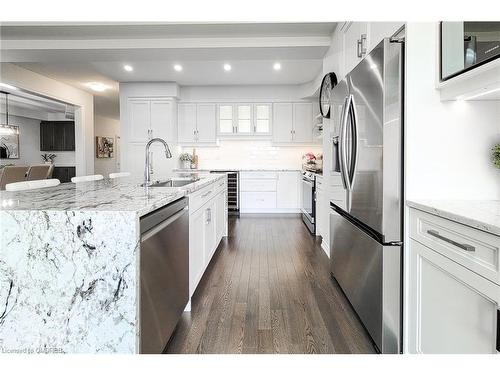 7 Hawick Crescent, Caledonia, ON - Indoor Photo Showing Kitchen With Upgraded Kitchen