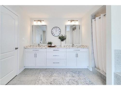 7 Hawick Crescent, Caledonia, ON - Indoor Photo Showing Bathroom