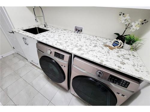 7 Hawick Crescent, Caledonia, ON - Indoor Photo Showing Laundry Room