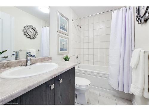 7 Hawick Crescent, Caledonia, ON - Indoor Photo Showing Bathroom