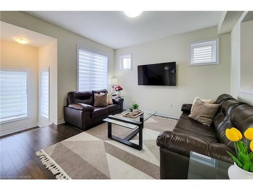 7 Hawick Crescent, Caledonia, ON - Indoor Photo Showing Living Room