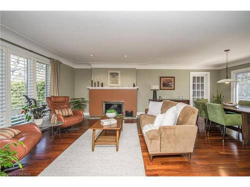 402 Patricia Drive, Burlington, ON - Indoor Photo Showing Living Room With Fireplace