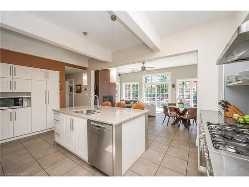 402 Patricia Drive, Burlington, ON - Indoor Photo Showing Kitchen