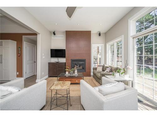 402 Patricia Drive, Burlington, ON - Indoor Photo Showing Living Room With Fireplace