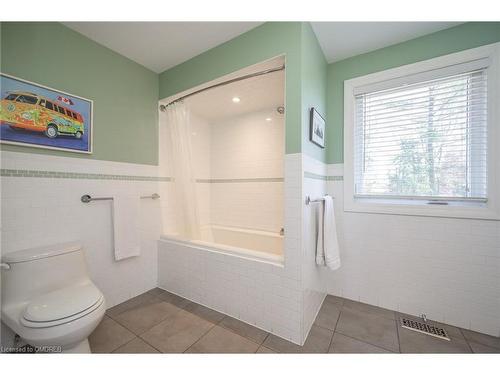 402 Patricia Drive, Burlington, ON - Indoor Photo Showing Bathroom