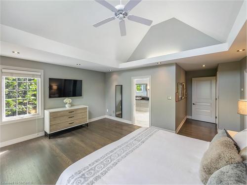 235 Lakewood Drive, Oakville, ON - Indoor Photo Showing Bedroom