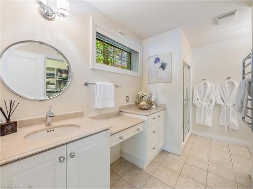 235 Lakewood Drive, Oakville, ON - Indoor Photo Showing Bathroom