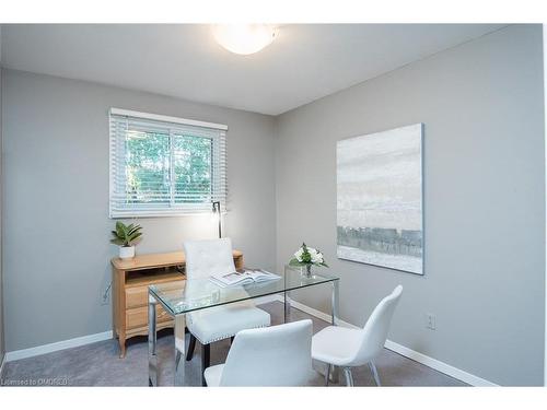 7237 Bendigo Circle, Mississauga, ON - Indoor Photo Showing Dining Room