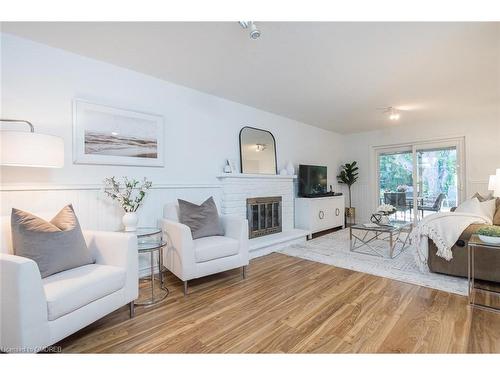 7237 Bendigo Circle, Mississauga, ON - Indoor Photo Showing Living Room With Fireplace