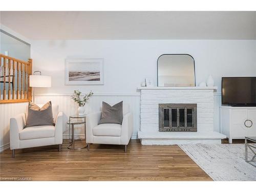 7237 Bendigo Circle, Mississauga, ON - Indoor Photo Showing Living Room With Fireplace