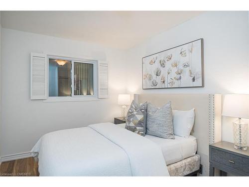 7237 Bendigo Circle, Mississauga, ON - Indoor Photo Showing Bedroom