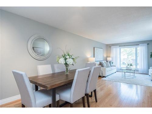 7237 Bendigo Circle, Mississauga, ON - Indoor Photo Showing Dining Room